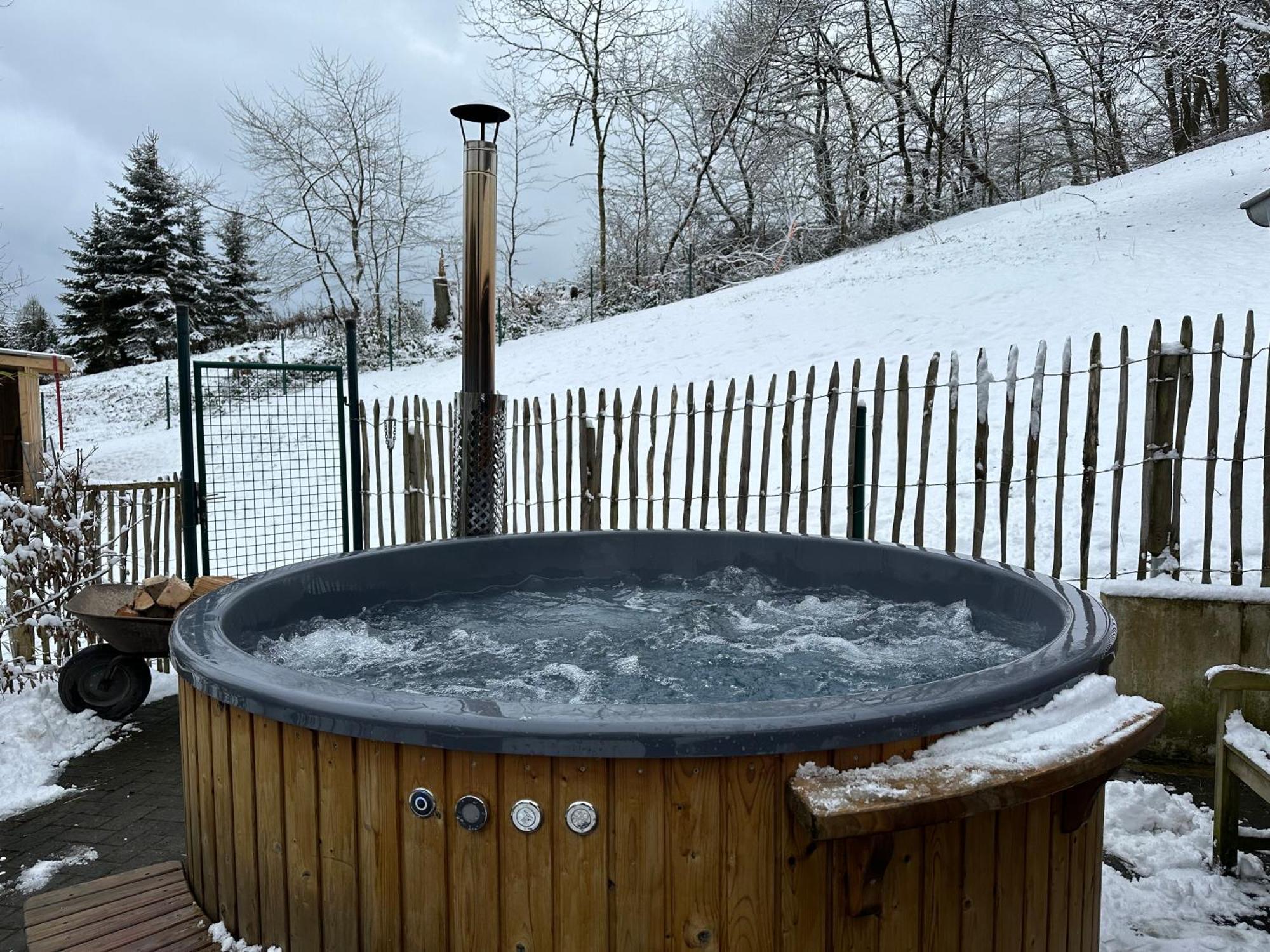 Apartment Am Wald Mit Garten & Hot-tub & Alpakas *