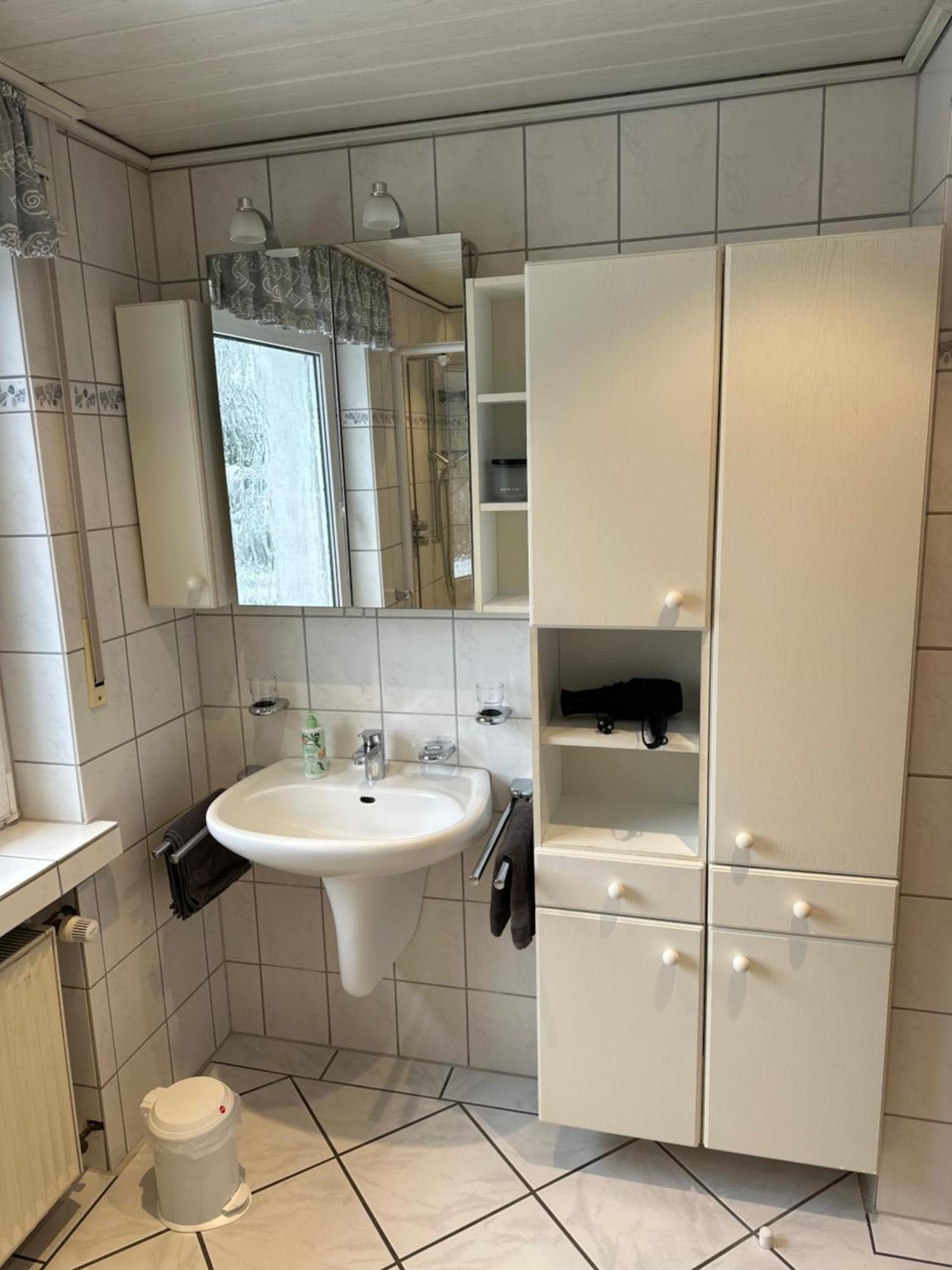 Am Wald Mit Garten & Hot-tub & Alpakas * Meschede