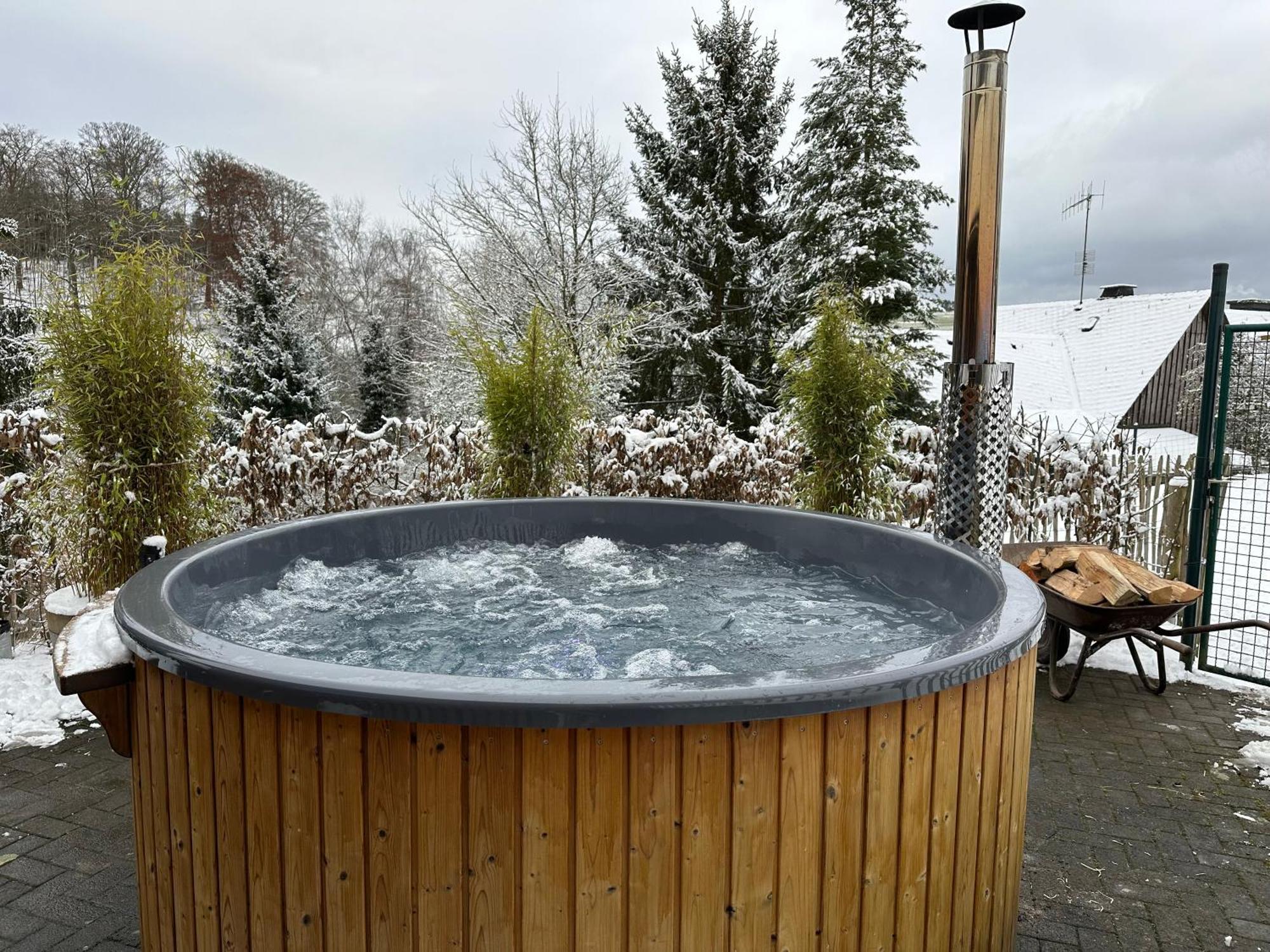 Apartment Am Wald Mit Garten & Hot-tub & Alpakas *